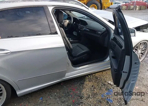 2011 Mercedes-Benz E 550 из США, поврежденный, VIN WDDHF7CB2BA303758